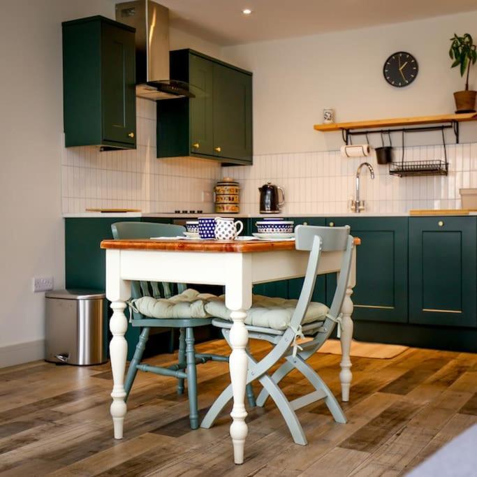 Spacious 1-Bed Apartment With Super King Or Twin In Central Charlbury, Cotswolds Zewnętrze zdjęcie
