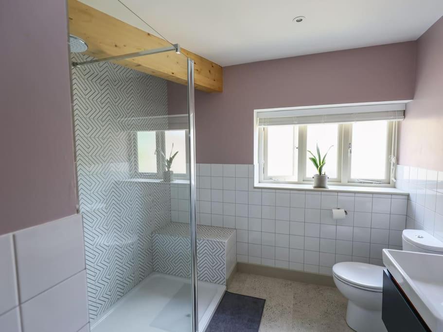 Spacious 1-Bed Apartment With Super King Or Twin In Central Charlbury, Cotswolds Zewnętrze zdjęcie